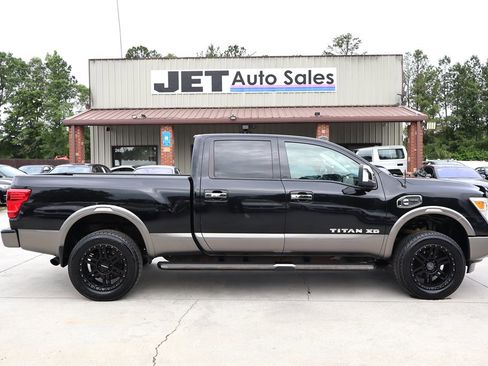 Used 2017 Nissan Titan Platinum Reserve AWD/4WD image 8