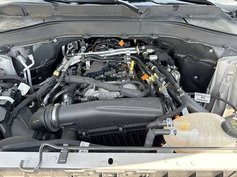 Used 2025 Ford Explorer Active AWD/4WD image 27