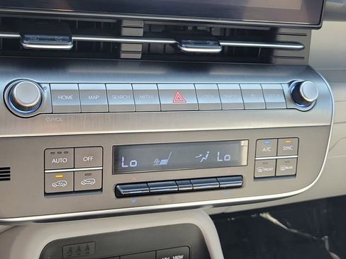 Used 2024 Hyundai Kona SEL FWD image 12