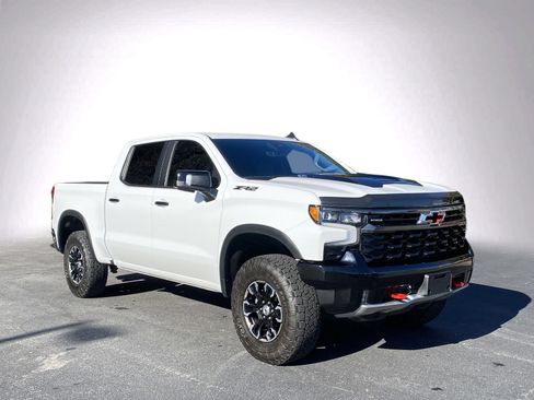 Used 2024 Chevrolet Silverado 1500 ZR2 image 2