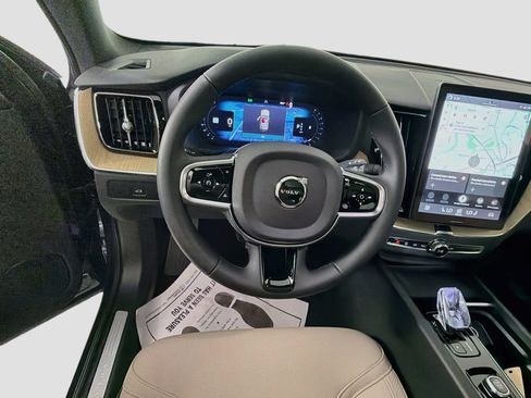 New 2027 Volvo XC60 B5 Plus AWD/4WD image 10