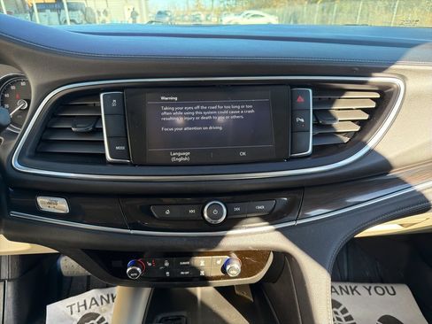 Used 2020 Buick Enclave Essence w/ Sport Touring Edition image 33