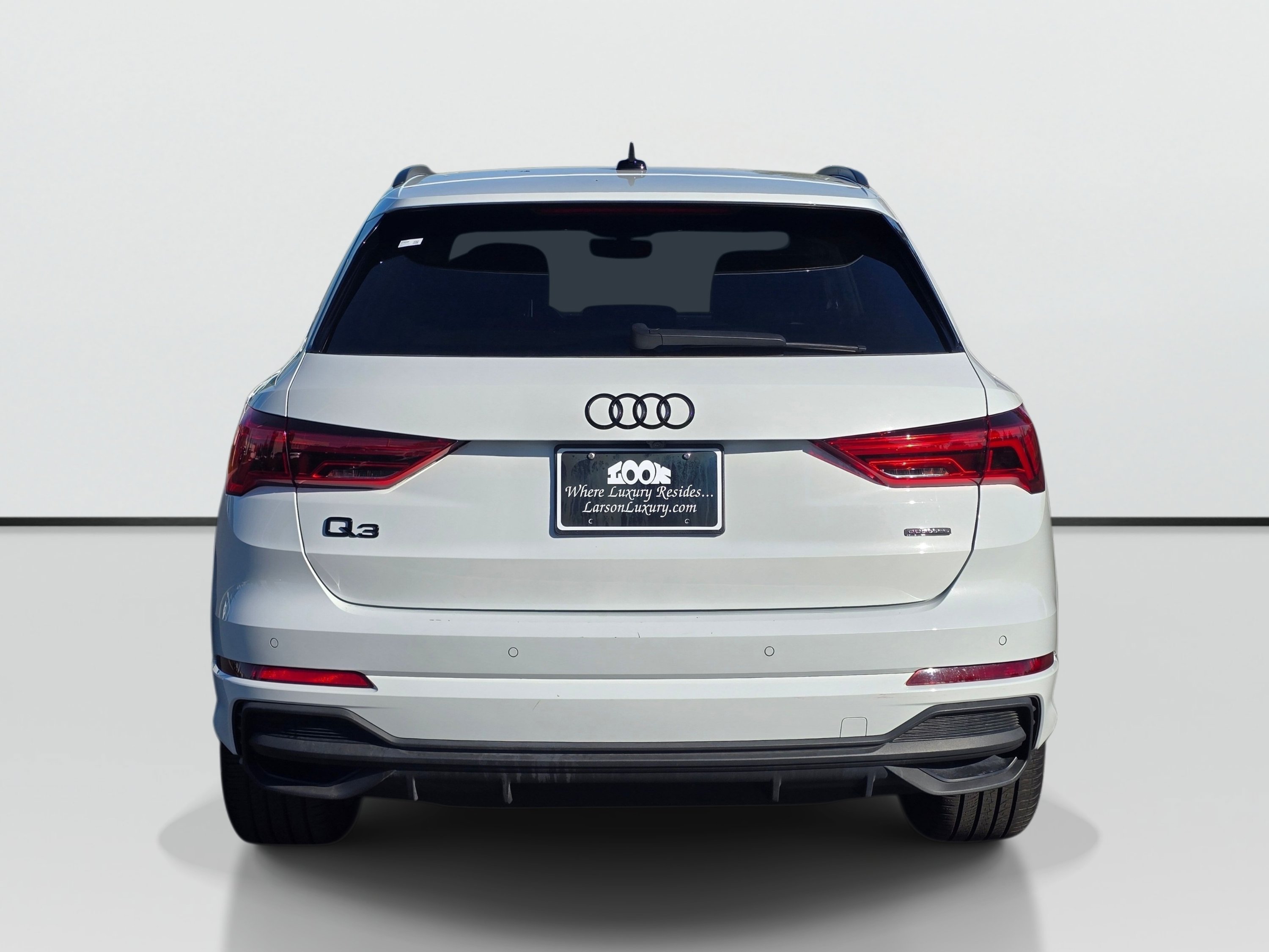 Used 2023 Audi Q3 2.0T Premium Plus w/ Premium Plus Package AWD/4WD image 4