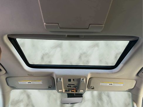 Used 2020 Cadillac Escalade Premium Luxury image 26