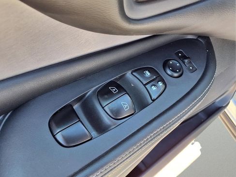 Used 2019 Nissan Murano SV AWD/4WD image 14
