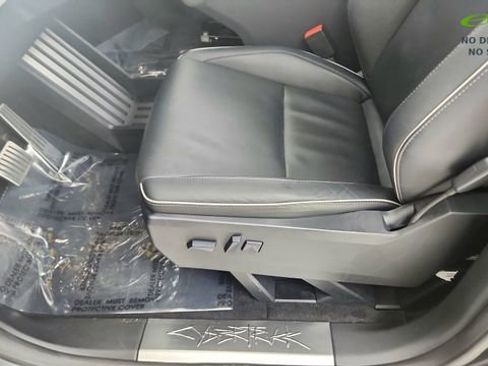 Used 2024 Tesla Cybertruck AWD Crew Cab image 32