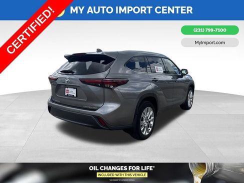 Certified 2025 Toyota Highlander Limited AWD/4WD image 7