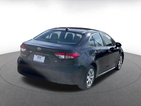Used 2025 Toyota Corolla LE image 12
