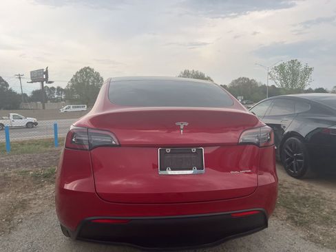 Used 2021 Tesla Model Y Long Range image 14