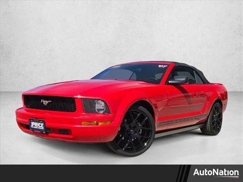 Used 2007 Ford Mustang Convertible RWD image 1