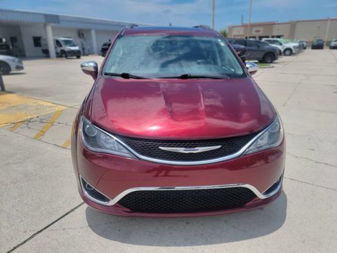 Used 2020 Chrysler Pacifica Limited FWD image 7