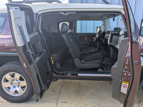 Used 2007 Toyota FJ Cruiser 4WD image 17