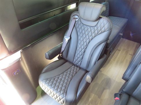 Used 2022 Mercedes-Benz Sprinter 4500 w/ Parking Package image 27