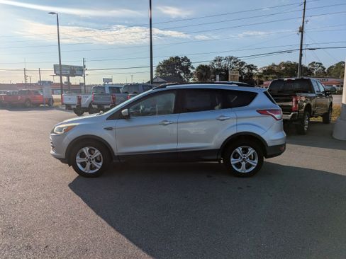 Used 2014 Ford Escape SE w/ Equipment Group 201A image 6