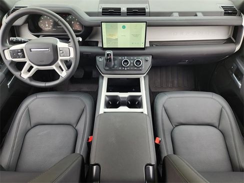 Used 2025 Land Rover Defender 110 X-Dynamic SE image 25