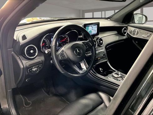Used 2019 Mercedes-Benz GLC 300 4MATIC image 17