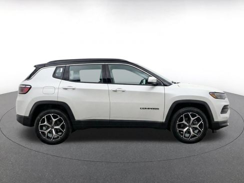 Used 2025 Jeep Compass Limited AWD/4WD image 10