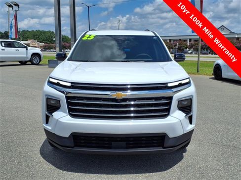 New 2025 Chevrolet Traverse LT w/ Driver Confidence Package image 8