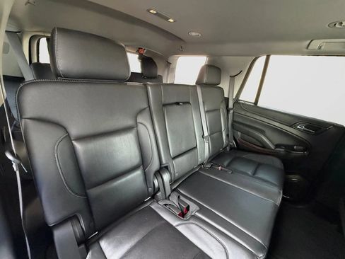Used 2017 GMC Yukon SLT AWD/4WD image 19