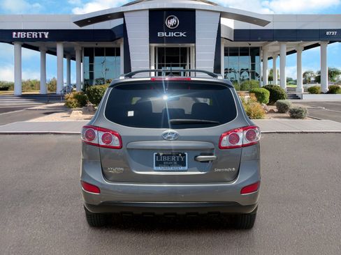 Used 2011 Hyundai Santa Fe SE FWD image 4