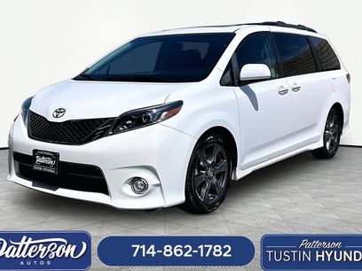 Used 2017 Toyota Sienna SE w/ SE Preferred Package