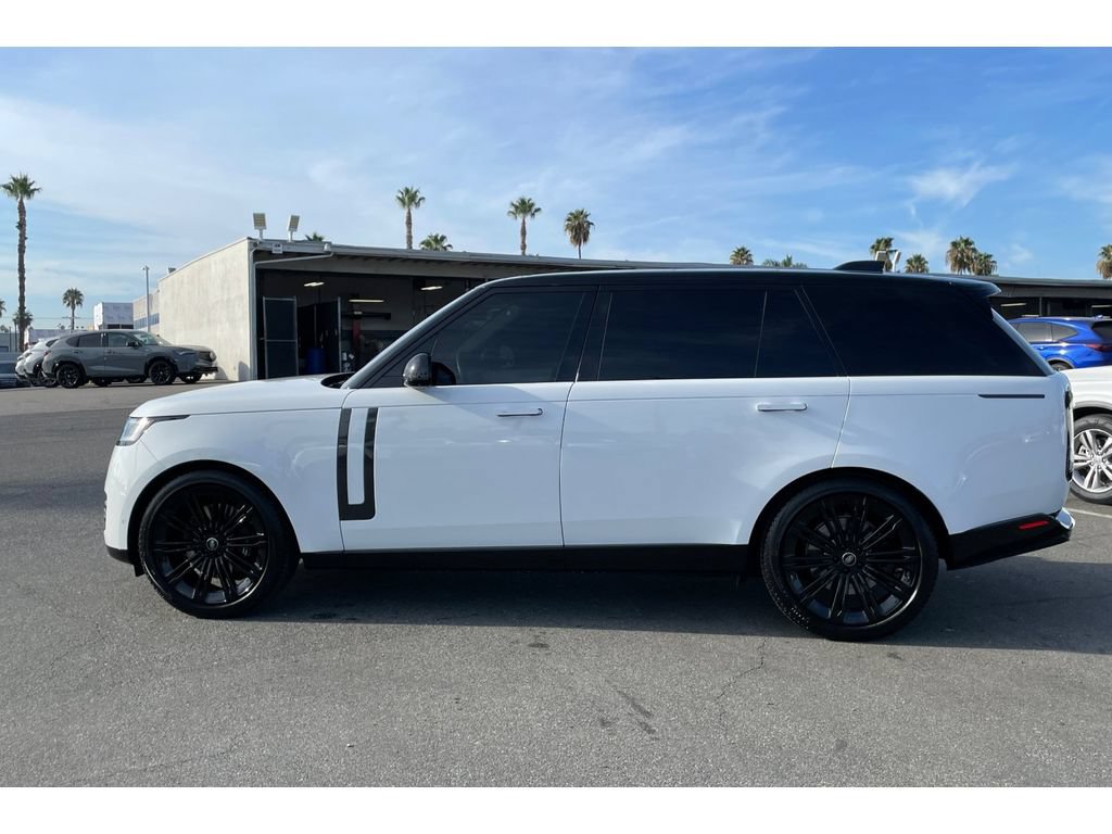Used 2023 Land Rover Range Rover Long Wheelbase SE AWD/4WD image 2