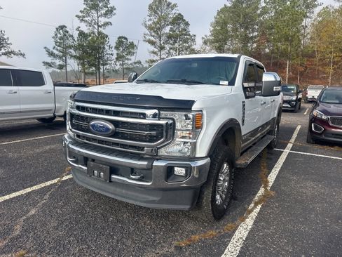 Used 2022 Ford F250 Lariat w/ Chrome Package image 3