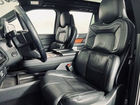 Used 2023 Lincoln Navigator Reserve w/ Equipment Group 201A AWD/4WD image 18