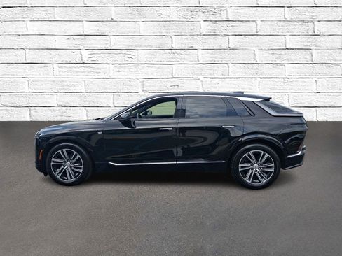 Certified 2024 Cadillac Lyriq Luxury RWD image 3