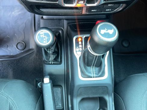 Used 2021 Jeep Wrangler Unlimited Sahara image 21