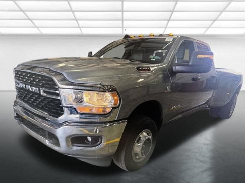 Used 2023 RAM 3500 Big Horn w/ Level 1 Equipment Group AWD/4WD image 3