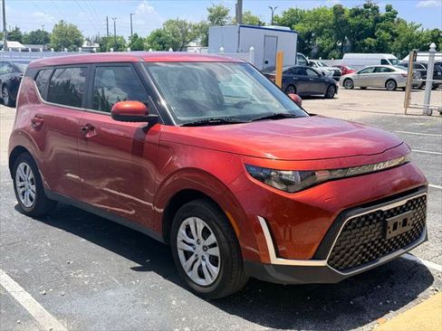Used 2023 Kia Soul LX FWD image 8