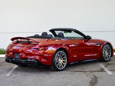 Used 2022 Mercedes-Benz SL 63 AMG 4MATIC w/ Driver Assistance Package image 19