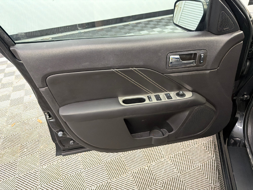 Used 2010 Ford Fusion Sport FWD image 11