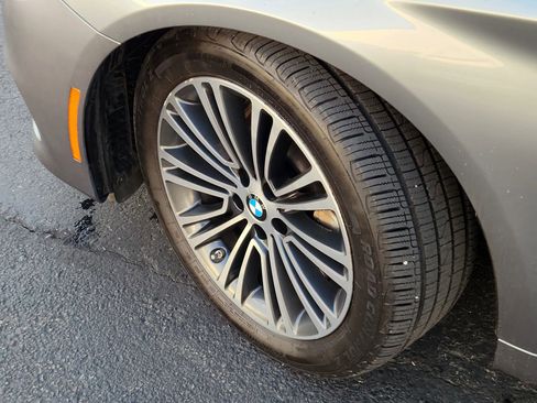 Used 2018 BMW 530i xDrive w/ Premium Package image 6