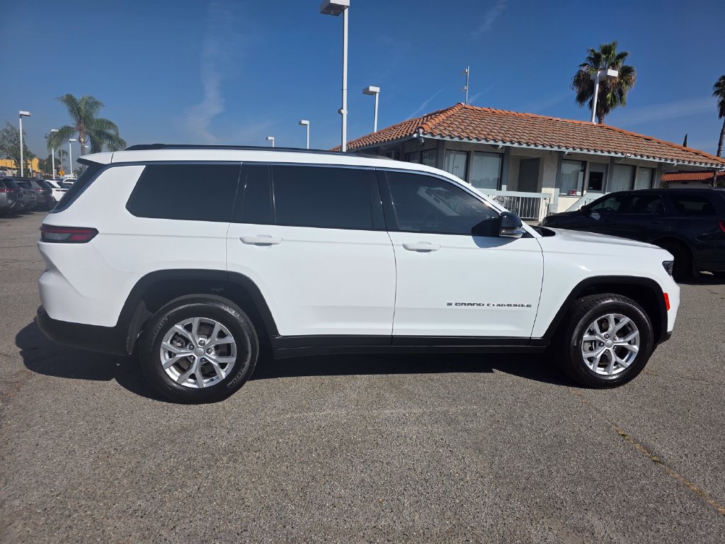 Used 2023 Jeep Grand Cherokee L Limited RWD image 4