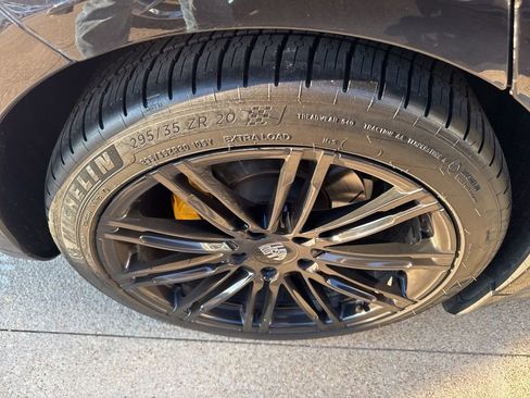 Used 2016 Porsche Panamera 4 image 5