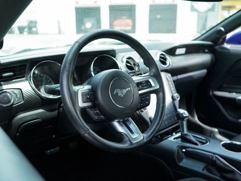 Used 2015 Ford Mustang Coupe RWD image 7