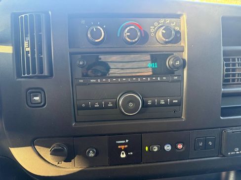 Used 2022 Chevrolet Express 3500 w/ Power Convenience Package RWD image 19