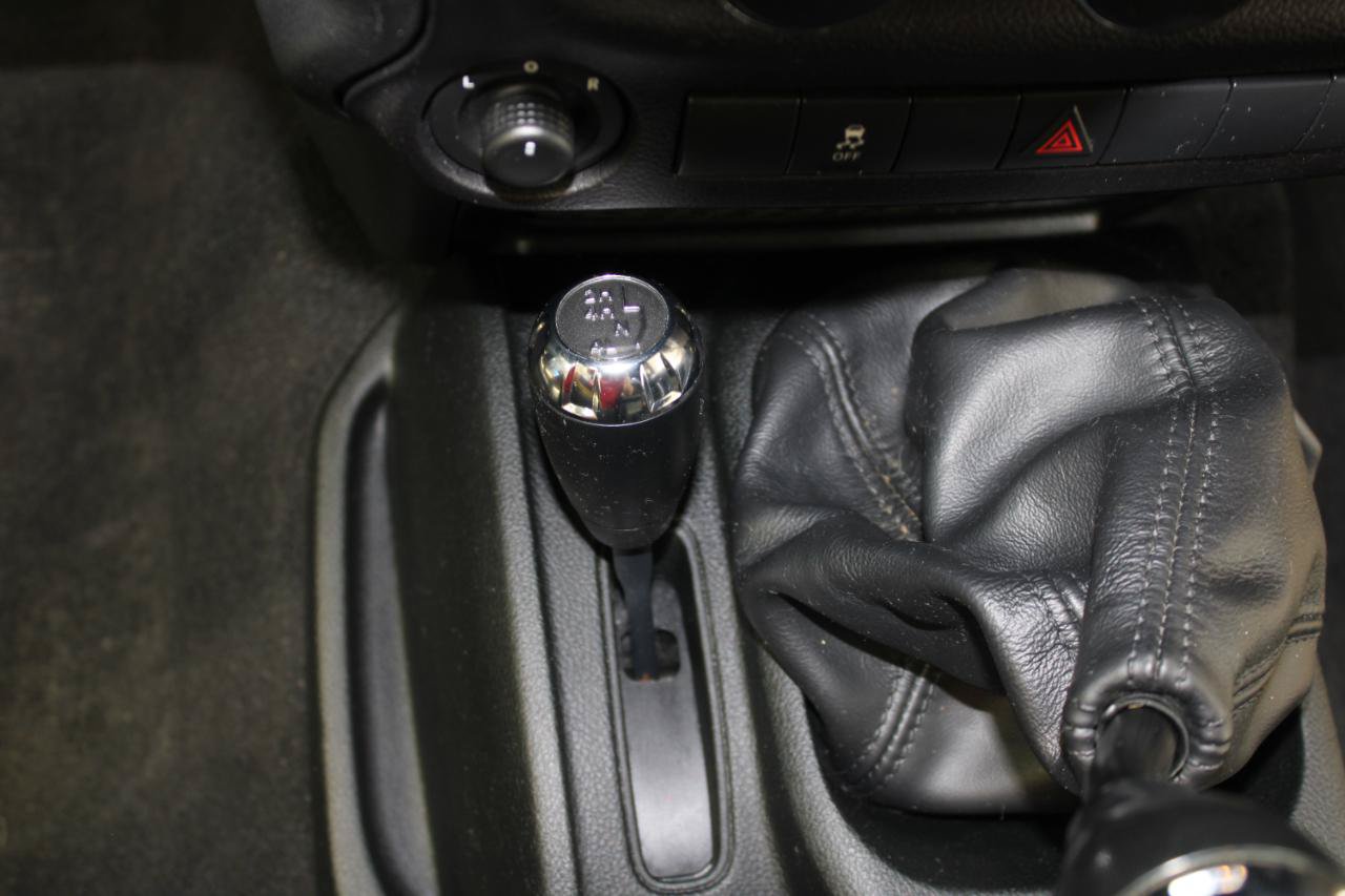 Used 2018 Jeep Wrangler Unlimited Sport S AWD/4WD image 40
