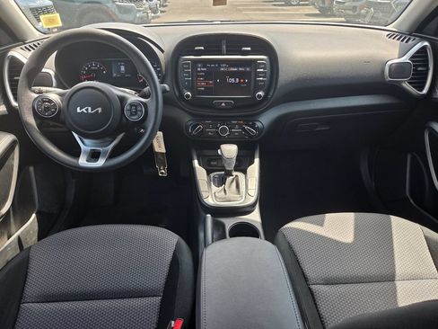 Used 2022 Kia Soul LX FWD image 12