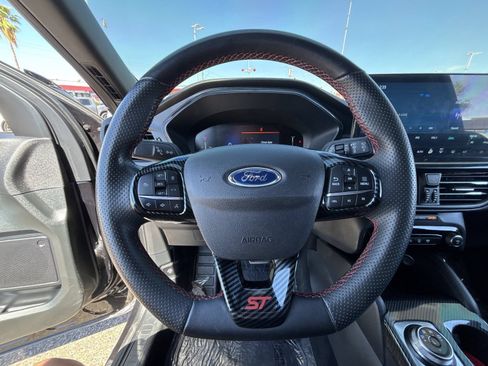 Used 2023 Ford Escape ST-Line w/ Tech Pack #1 FWD image 29