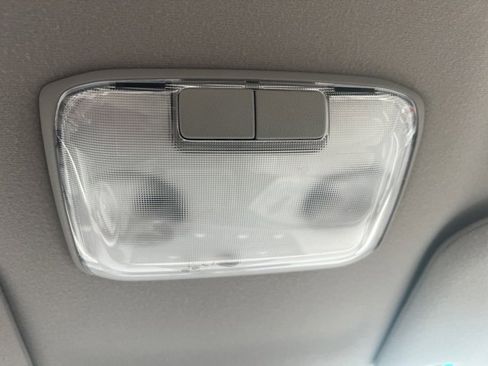 Used 2013 Toyota Sienna L image 10