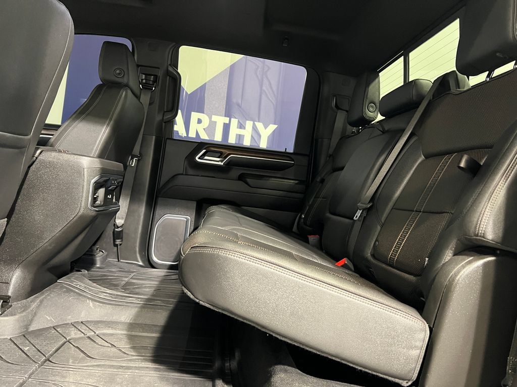Used 2024 Chevrolet Silverado 3500 High Country w/ Technology Package AWD/4WD image 17