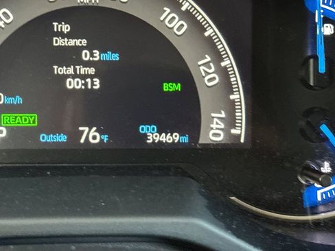 Used 2024 Toyota RAV4 XLE AWD/4WD image 31