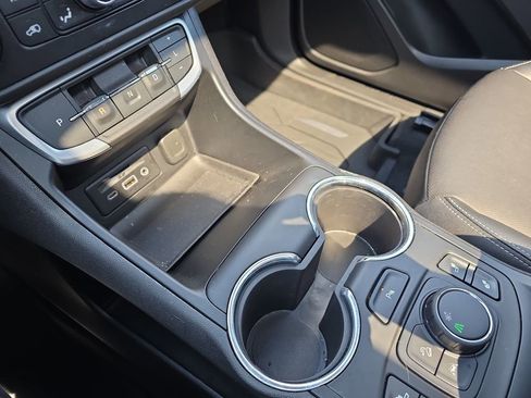Certified 2023 GMC Terrain SLT w/ Tech Package FWD image 26