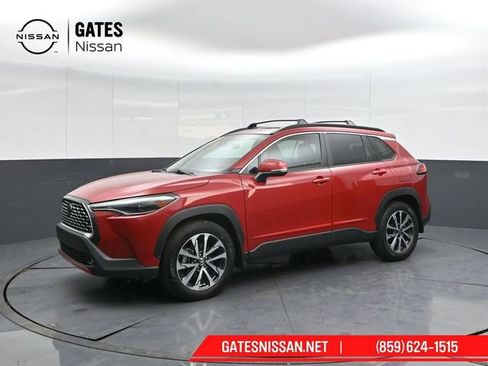 Used 2022 Toyota Corolla Cross XLE w/ Convenience Package image 7