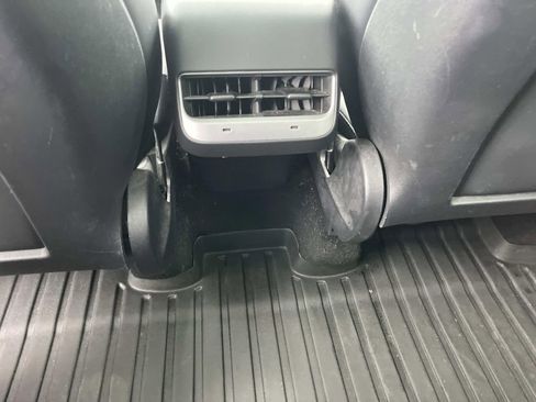 Used 2021 Tesla Model Y Long Range image 14