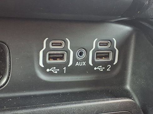 Used 2022 RAM 1500 Limited AWD/4WD image 7