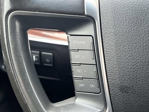 Used 2011 Lincoln MKZ image 24